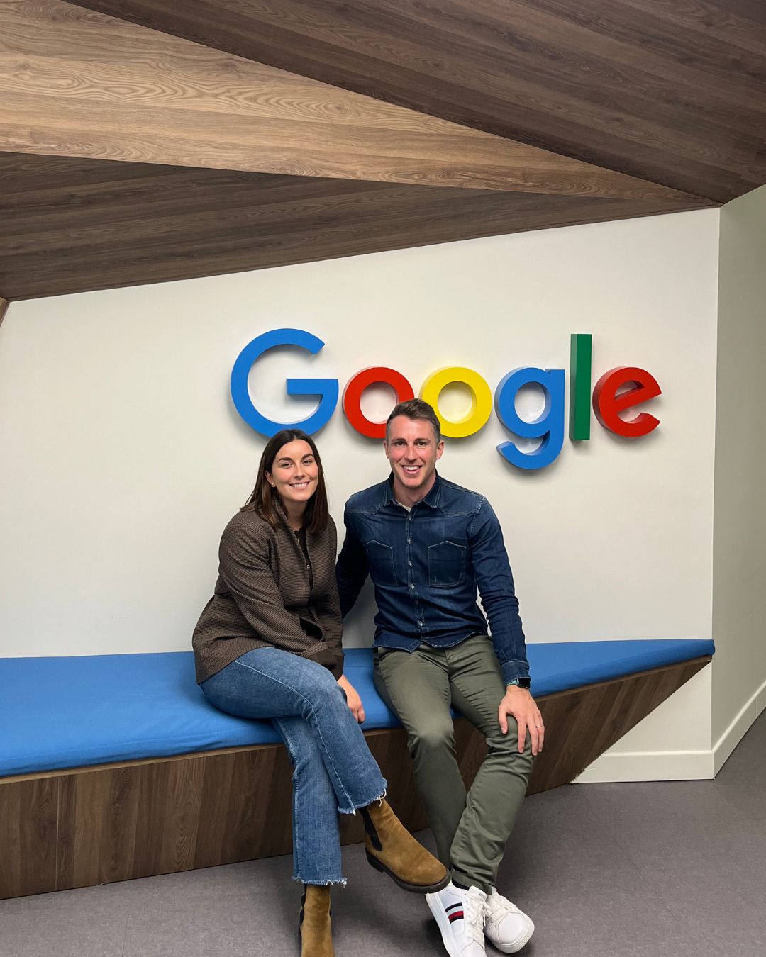 colleghi nella sede di google a milano